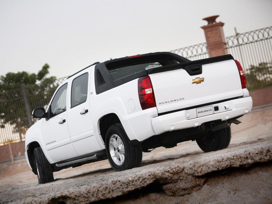  Chevrolet Avalanche Z71 2007 года  (фото 2 из 9)